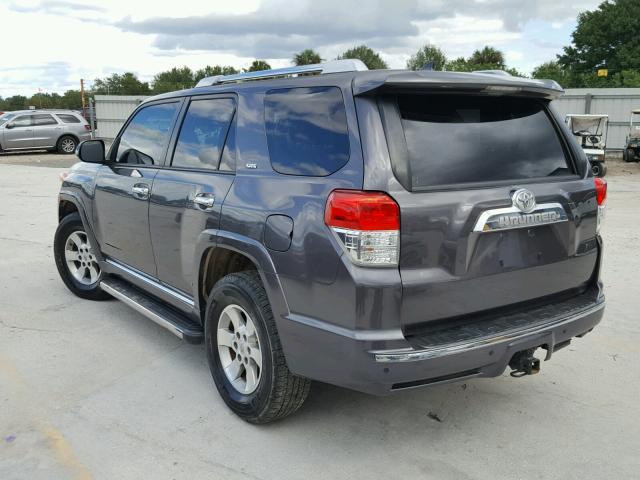 JTEZU5JR2D5062283 - 2013 TOYOTA 4RUNNER SR GRAY photo 3