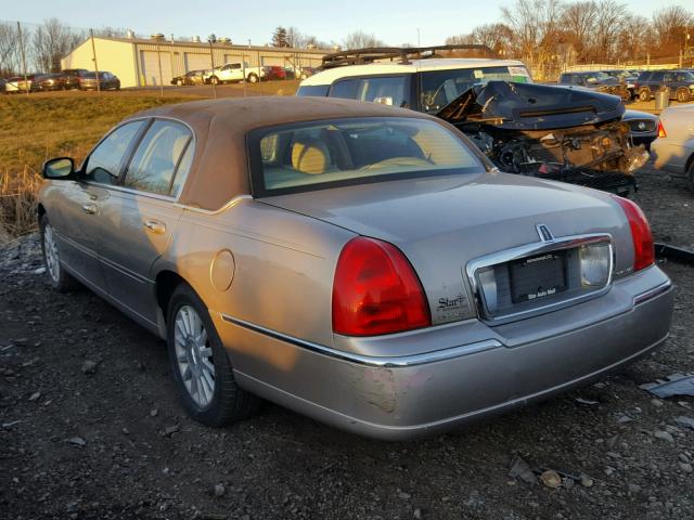 1LNHM81W53Y700719 - 2003 LINCOLN TOWN CAR E GRAY photo 3