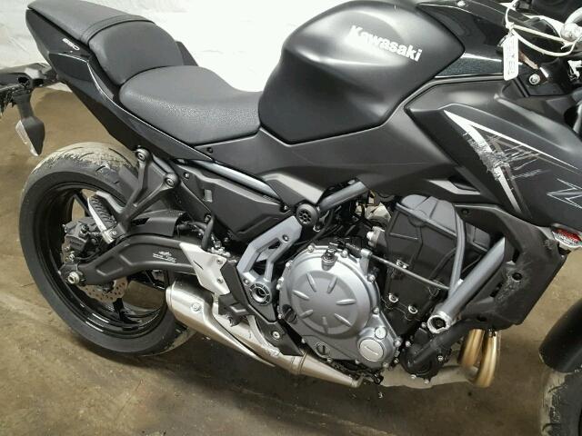 JKAEREG19HDA00426 - 2017 KAWASAKI ER650 G BLACK photo 9