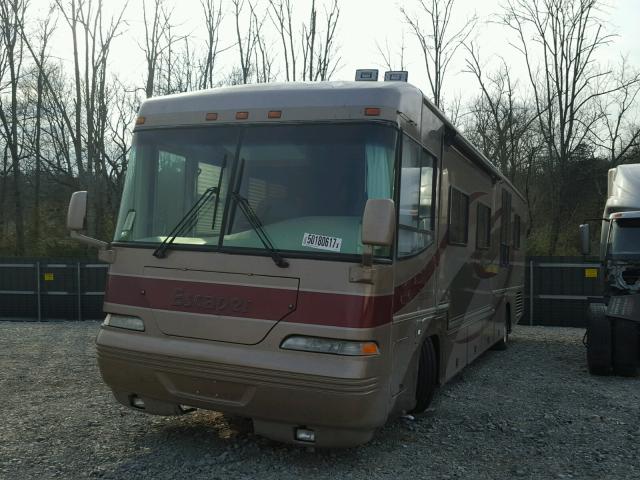 4VZBN24922C042670 - 2002 SPARTAN MOTORS MOTORHOME BROWN photo 2