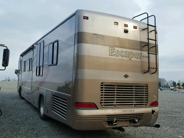 4VZBN24922C042670 - 2002 SPARTAN MOTORS MOTORHOME BROWN photo 3