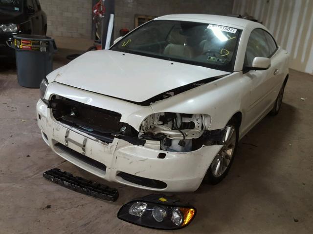 YV1MC68296J006054 - 2006 VOLVO C70 T5 WHITE photo 2