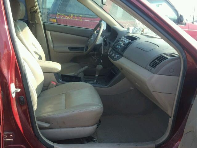 4T1BE32K55U074679 - 2005 TOYOTA CAMRY LE RED photo 5