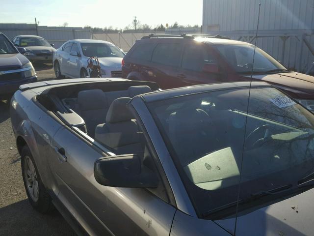 1ZVFT84NX75353815 - 2007 FORD MUSTANG GRAY photo 9