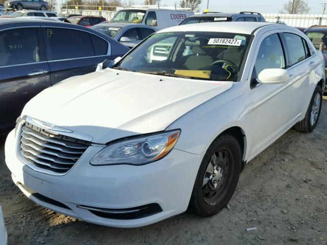 1C3CCBAB3EN206587 - 2014 CHRYSLER 200 LX WHITE photo 2