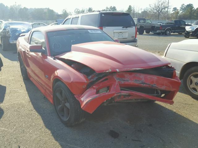 1ZVHT82H355123228 - 2005 FORD MUSTANG GT RED photo 1