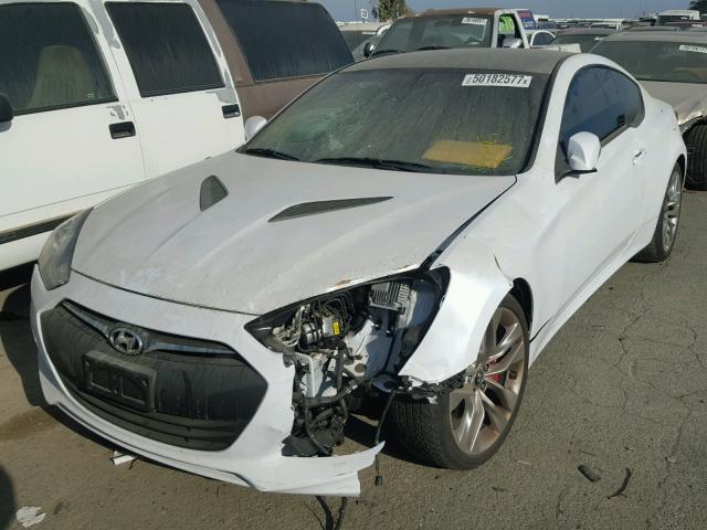 KMHHU6KJ7GU132655 - 2016 HYUNDAI GENESIS CO WHITE photo 2