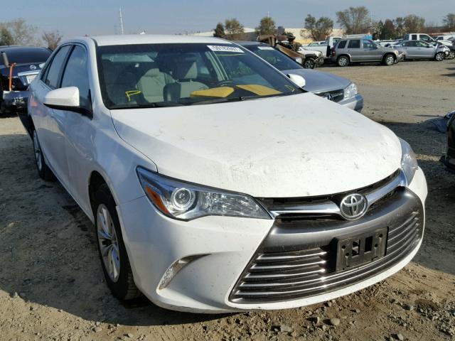 4T4BF1FK1GR517298 - 2016 TOYOTA CAMRY LE WHITE photo 1