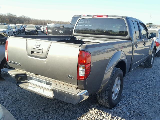 1N6AD09U07C457718 - 2007 NISSAN FRONTIER C GRAY photo 4