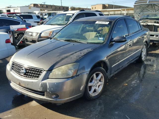 1N4AL11D15C358299 - 2005 NISSAN ALTIMA S GRAY photo 2