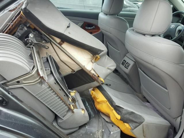 4T1BK46KX8U070480 - 2008 TOYOTA CAMRY LE ნაცრისფერი ფოტო 6