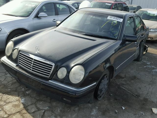 WDBJF65H7XA761499 - 1999 MERCEDES-BENZ E 320 BLACK photo 2