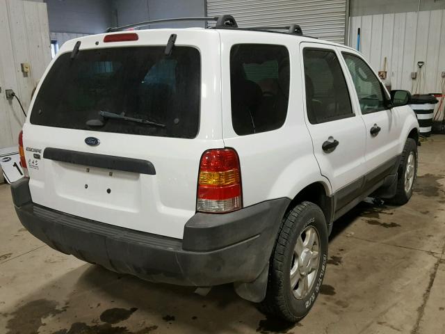 1FMYU93164DA16858 - 2004 FORD ESCAPE XLT WHITE photo 4