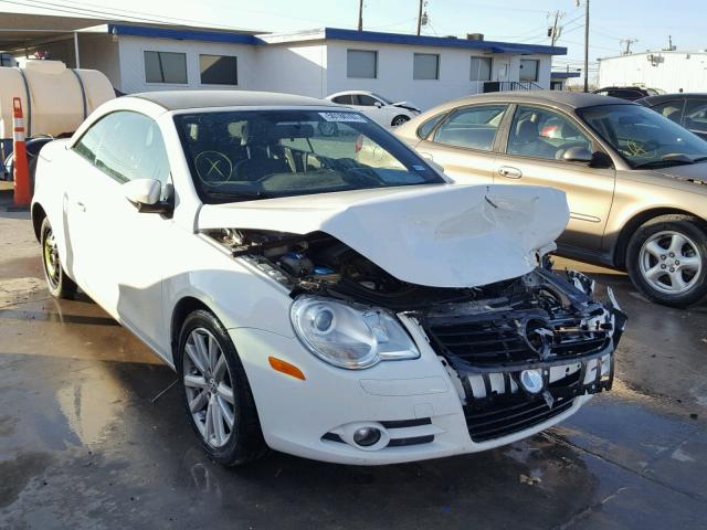 WVWBA7AH0BV001173 - 2011 VOLKSWAGEN EOS KOMFOR WHITE photo 1