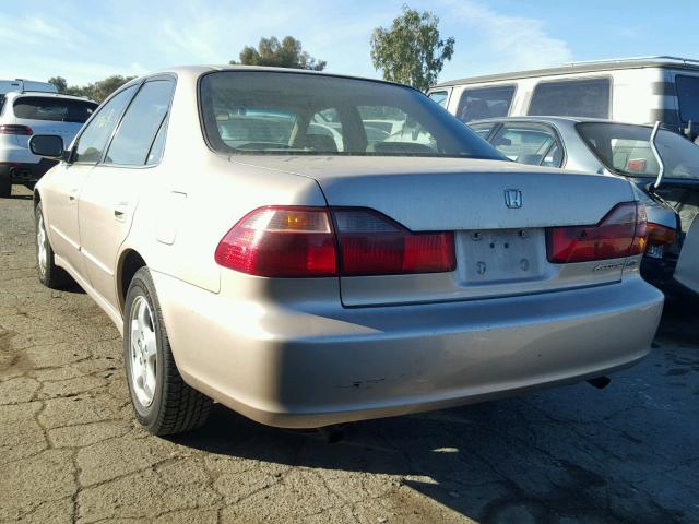 1HGCG1652YA053078 - 2000 HONDA ACCORD EX GOLD photo 3