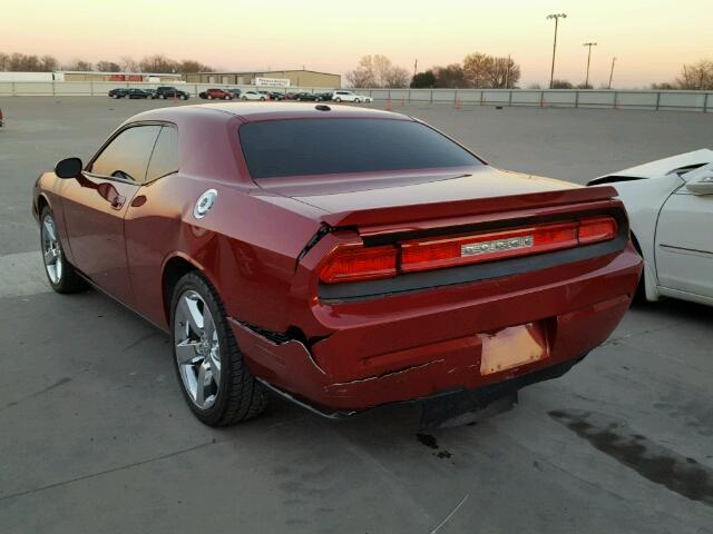 2B3LJ54T09H525680 - 2009 DODGE CHALLENGER RED photo 3