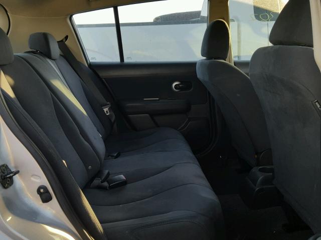 3N1BC13E79L480926 - 2009 NISSAN VERSA S SILVER photo 6