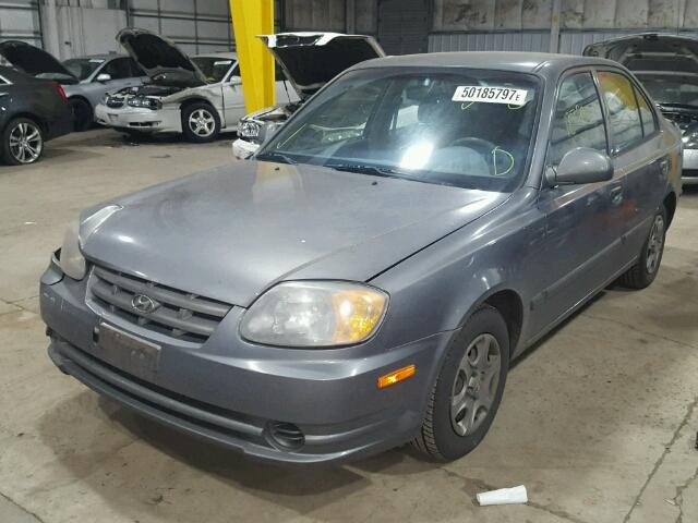 KMHCG45C45U626519 - 2005 HYUNDAI ACCENT GL GRAY photo 2