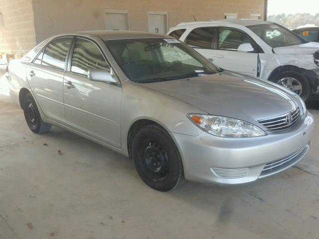 4T1BE32K25U508394 - 2005 TOYOTA CAMRY LE SILVER photo 1