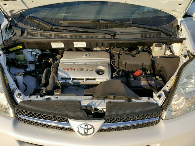 5TDZA22C04S159076 - 2004 TOYOTA SIENNA XLE WHITE photo 7