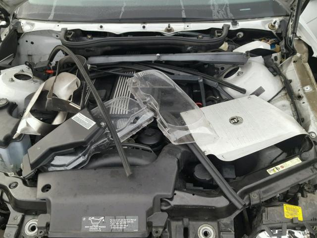WBABN534X2JU38363 - 2002 BMW 330 CI Արծաթագույն լուսանկար 7