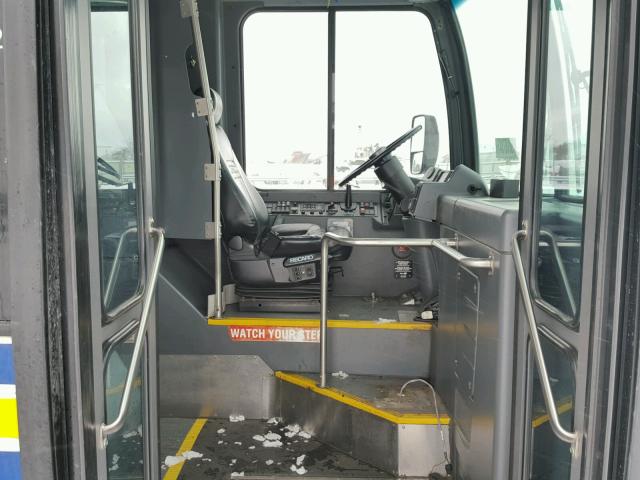 1VHFH3G22A6706997 - 2010 ORION BUS ORION VII WHITE photo 5