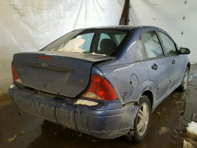 1FAFP34P52W332424 - 2002 FORD FOCUS SE BLUE photo 4