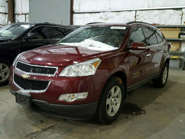 1GNEV23D29S155966 - 2009 CHEVROLET TRAVERSE L MAROON photo 2