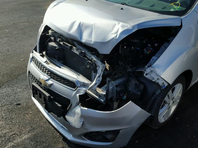 KL8CD6S93EC562859 - 2014 CHEVROLET SPARK 1LT Серебристый фото 9