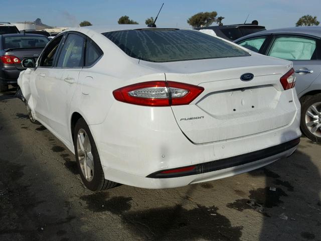 3FA6P0H73GR366896 - 2016 FORD FUSION SE WHITE photo 3