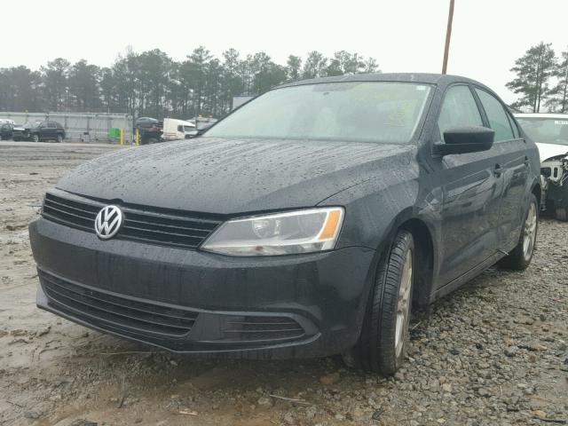 3VW2K7AJXEM208987 - 2014 VOLKSWAGEN JETTA BASE BLACK photo 2