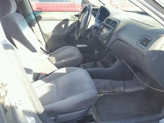 2HGEJ6611YH561337 - 2000 HONDA CIVIC BASE Gümüş foto 5