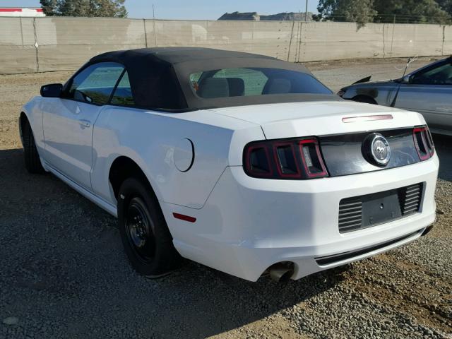 1ZVBP8EM3E5304493 - 2014 FORD MUSTANG WHITE photo 3