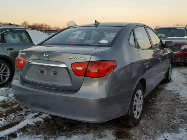 KMHDU4AD9AU933285 - 2010 HYUNDAI ELANTRA BL GRAY photo 4