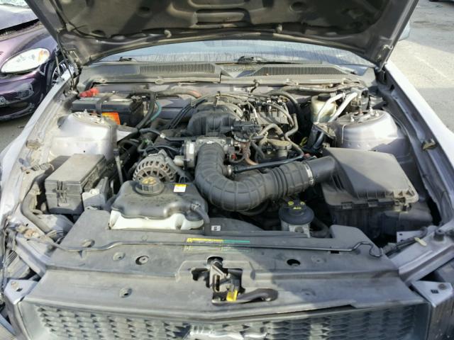 1ZVFT80N765140549 - 2006 FORD MUSTANG GRAY photo 7