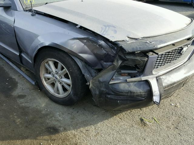 1ZVFT80N765140549 - 2006 FORD MUSTANG GRAY photo 9