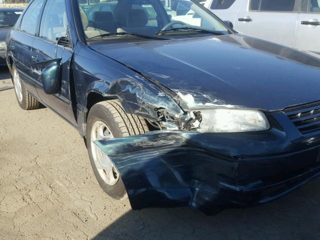 4T1BF22K9VU912218 - 1997 TOYOTA CAMRY CE GREEN photo 9