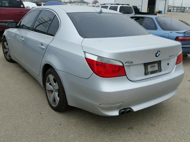 WBANF33536CB86752 - 2006 BMW 525 XI SILVER photo 3