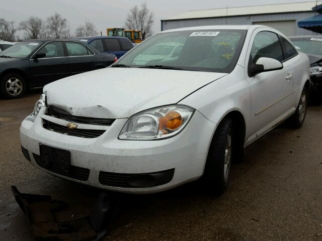 1G1AL12F057644737 - 2005 CHEVROLET COBALT LS WHITE photo 2