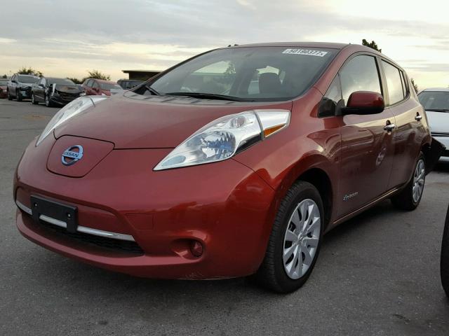 1N4AZ0CP3DC425659 - 2013 NISSAN LEAF S MAROON photo 2