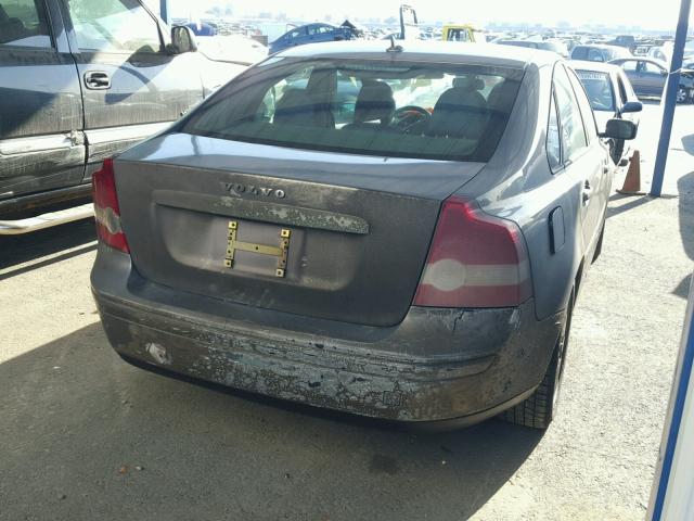 YV1MS382942008749 - 2004 VOLVO S40 2.4I GRAY photo 4