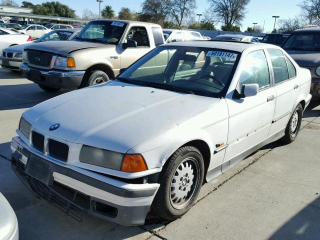 WBACB4323RFM01917 - 1994 BMW 325 I AUTO WHITE photo 2
