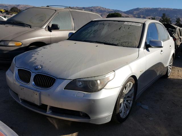 WBANB33594B107452 - 2004 BMW 545 I SILVER photo 2