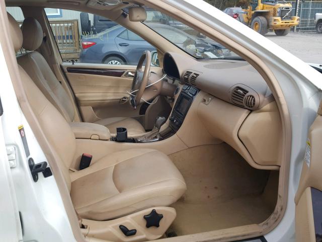 WDBRF81J54F475446 - 2004 MERCEDES-BENZ C 240 4MAT WHITE photo 5