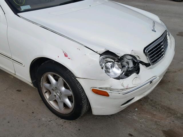 WDBRF81J54F475446 - 2004 MERCEDES-BENZ C 240 4MAT WHITE photo 9