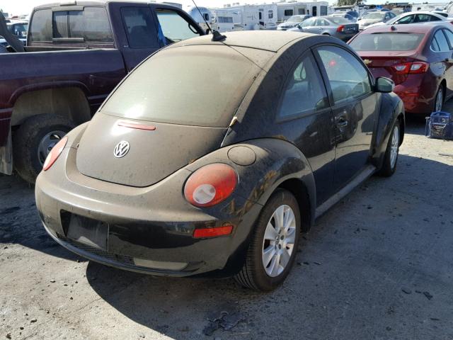 3VWPG3AG4AM013014 - 2010 VOLKSWAGEN NEW BEETLE 黑色 照片 4