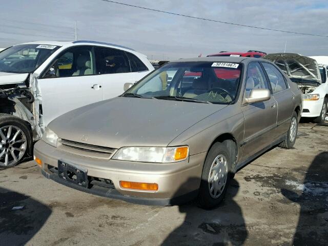 JHMCD5535RC042451 - 1994 HONDA ACCORD LX TAN photo 2