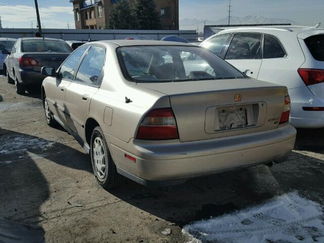 JHMCD5535RC042451 - 1994 HONDA ACCORD LX TAN photo 3