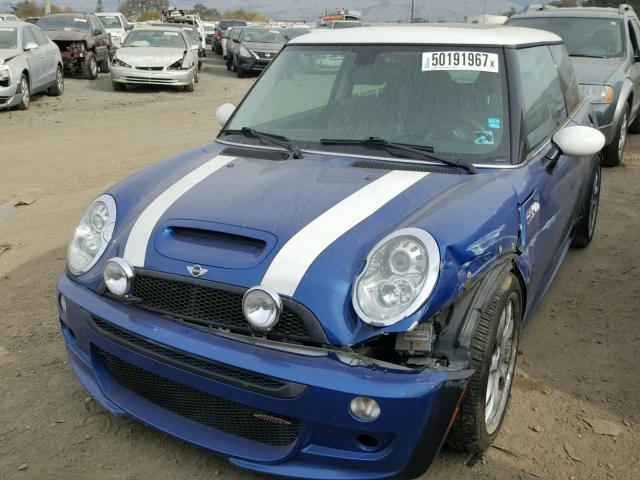 WMWRE33525TL13152 - 2005 MINI COOPER S BLUE photo 2