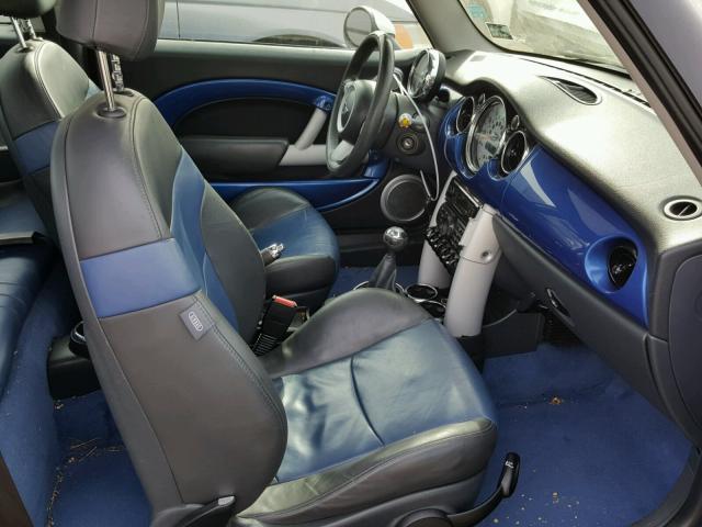 WMWRE33525TL13152 - 2005 MINI COOPER S BLUE photo 5